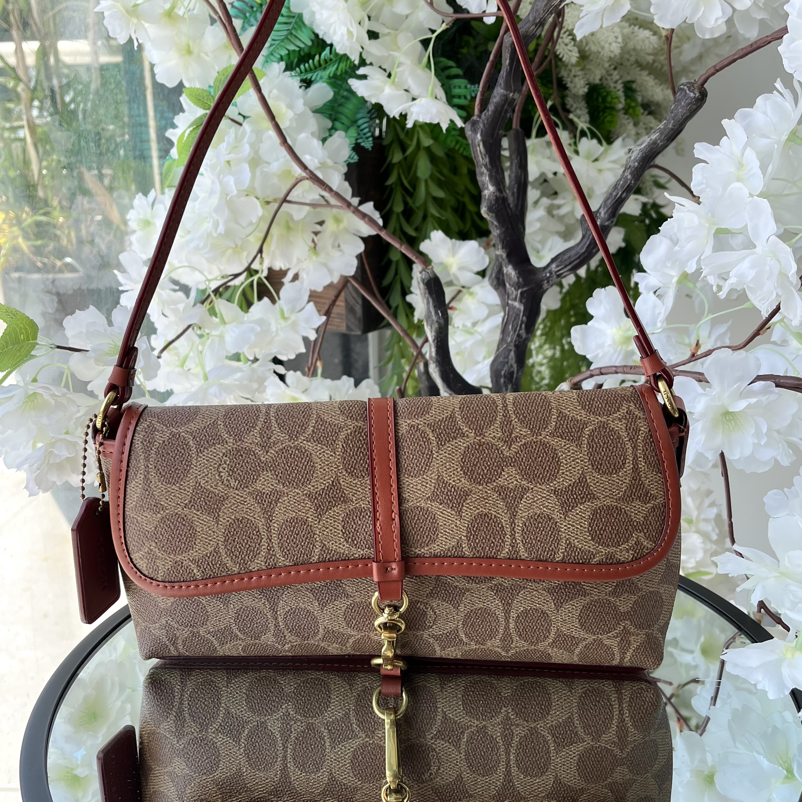 COACH-108